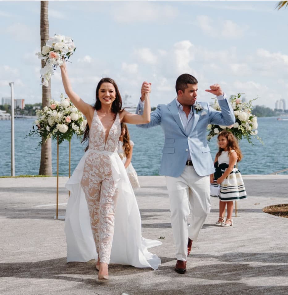 dress code wedding beach Guests: What To Wear At A Beach Wedding Dress Code |