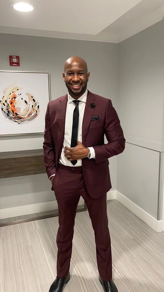 Mens Suit Burgundy custom.webp
