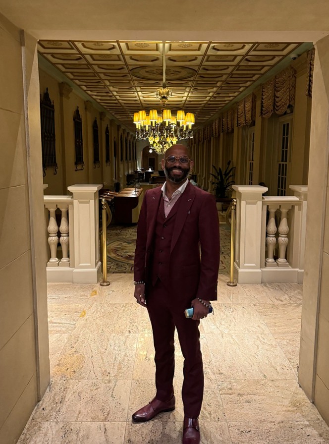 Mens Suit Burgundy Guide.webp